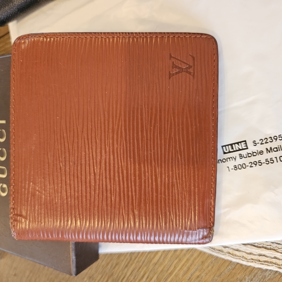 Lv damier bi fold - Picture 1 of 3
